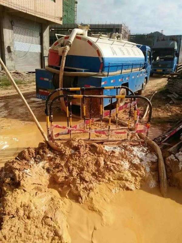 玉龙工地淤泥清淤