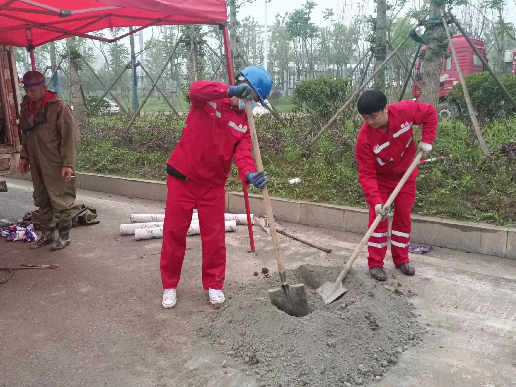玉龙管道疏通哪家好】及时进行市政管道清淤